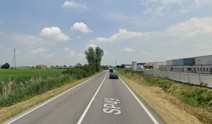 In scooter si scontra con un’auto dopo un sorpasso: muore il 37enne Marco Bulgarelli
