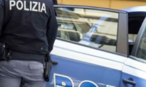 Beccato mentre tenta di rubare in un centro commerciale: 18enne nei guai