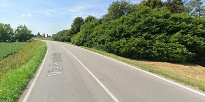 Scontro tra due autocarri e un’auto, 3 i feriti: automobilista in elisoccorso