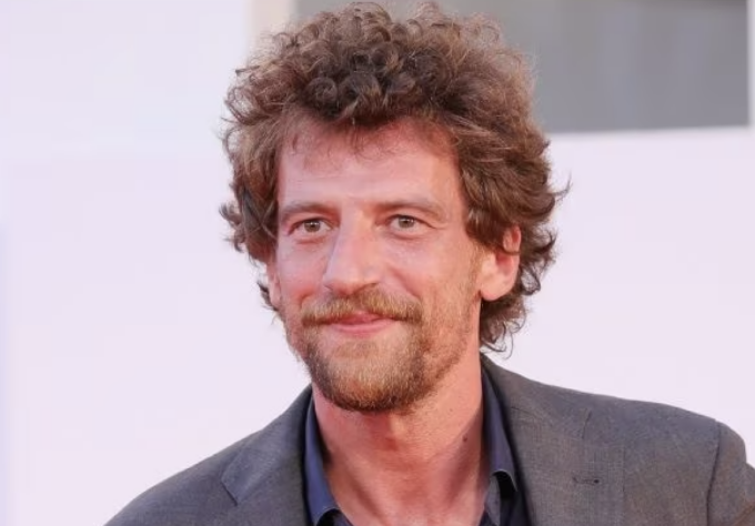 Al Teatro Sociale di Mantova arriva il comico e attore Maurizio Lastrico