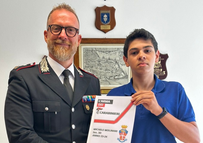 Passione tramandata dal bisnonno e dalla tv: la tesina dello studente sui carabinieri
