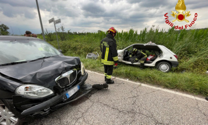 Violento scontro tra due auto a Cavriana, 52enne e 60enne in ospedale