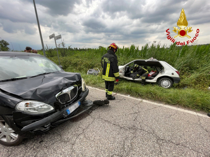 Violento scontro tra due auto a Cavriana, 52enne e 60enne in ospedale