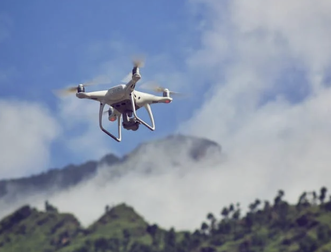 Escursionista di Mantova ferita in montagna, il drone di un turista ostacola l’intervento dell’eliambulanza