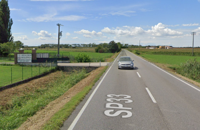 Frontale tra due auto sulla strada provinciale: grave una donna, via in elisoccorso