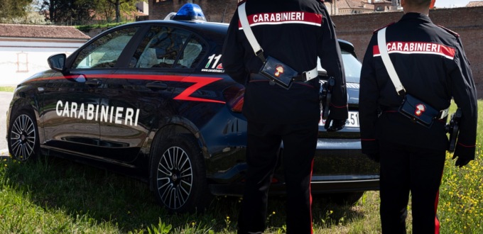 Ruba per necessità ed i Carabinieri le pagano il conto: 65enne in lacrime