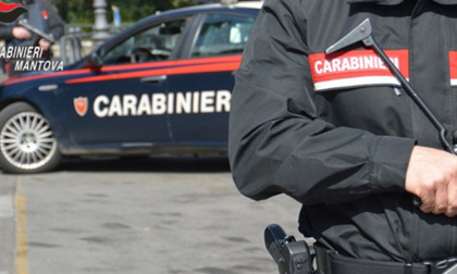 Botte e violenza psicologica al 14enne per obbligarlo a spacciare: tre in arresto