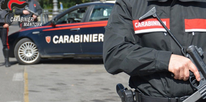Botte e violenza psicologica al 14enne per obbligarlo a spacciare: tre in arresto