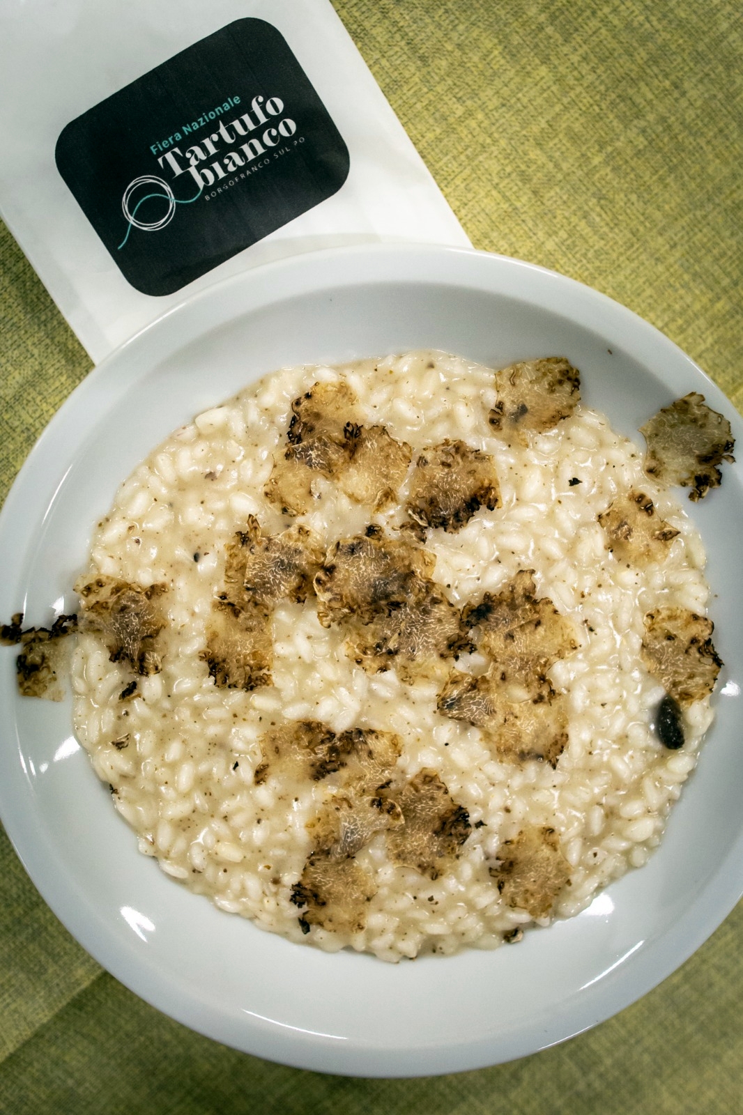 Un piatto di risotto col tartufo, tra le prelibatezze della zona