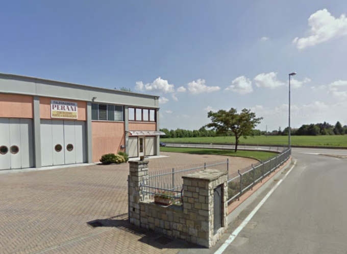 Crolla il tetto di un capannone a Rodigo, 68enne portato via in eliambulanza