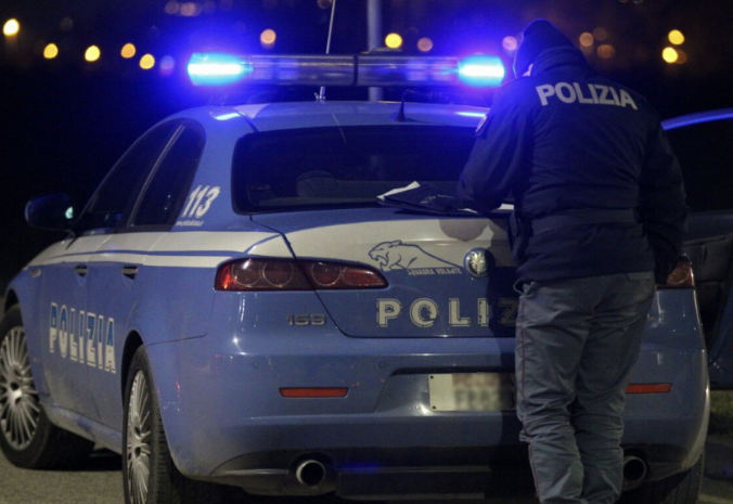 Nascondevano un ragazzino clandestino nel sotterraneo, chiuso un bar a Mantova