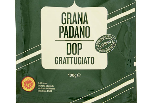 Pezzi di metallo nel grana padano grattugiato, lotti di formaggio prodotti nel Mantovano richiamati dal mercato