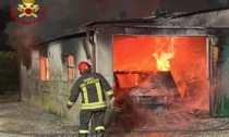 Accende il camino in garage per scaldare i suoi animali e scoppia l'incendio, paura a Villimpenta