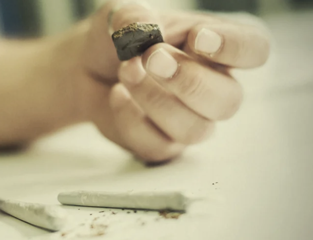 Lotta alla droga nel Mantovano, 19enne e 16enne beccati con l’hashish