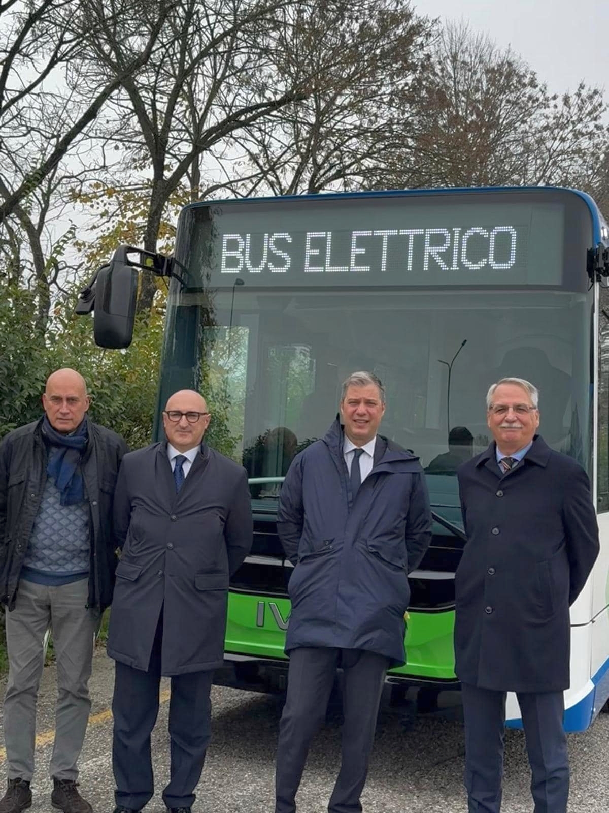 Un momento della presentazione dei nuovi bus di Apam