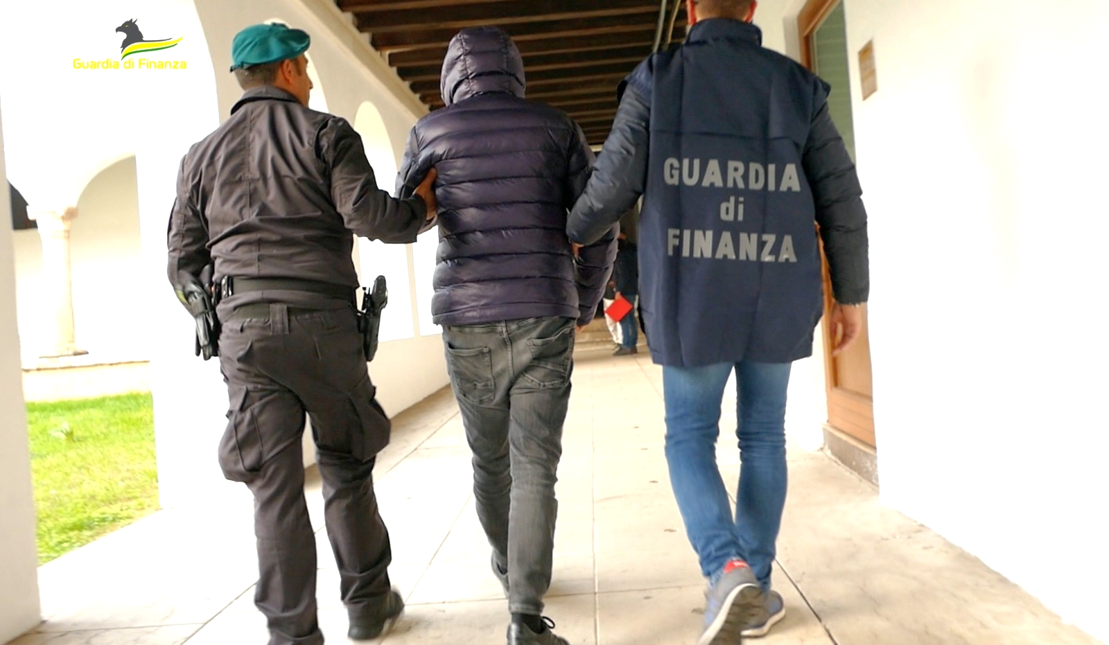 Uno degli arresti operati dalla guardia di finanza di Vicenza