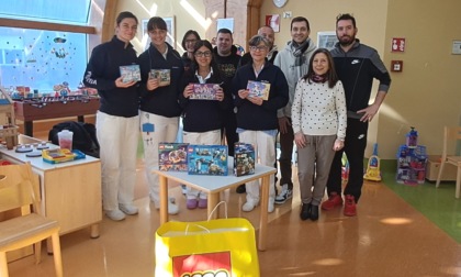 Il dono all'ospedale di Mantova: tanti mattoncini Lego per i bambini della Pediatria