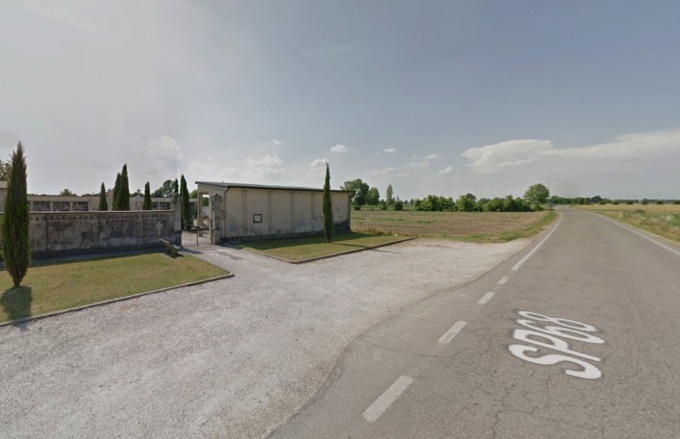 In bici travolta da un’auto lungo la provinciale ad Asola: 62enne muore sul colpo
