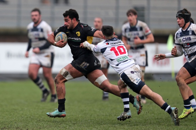 Furto nello spogliatoio dello stadio di Viadana, giocatori derubati durante il match di rugby