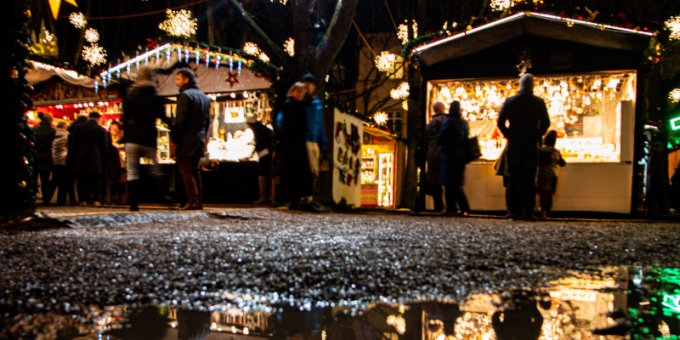 Ruba dalle bancarelle dei mercatini di Natale, scatta l’arresto per un 56enne