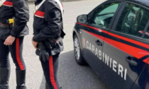 Chiama i Carabinieri per sedare una lite con la moglie ma inizia a insultarli, 59enne denunciato