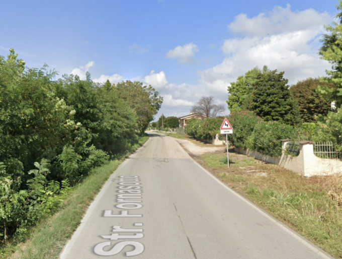 Esce di strada e l’auto si ribalta, 42enne soccorsa dopo l’incidente a Rodigo