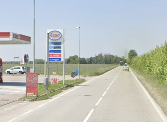 Scontro tra auto a Bagnolo San Vito: sette coinvolti, 82enne trasportato in ospedale