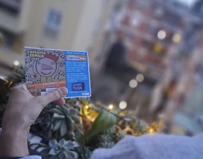 Lotteria Italia 2025: due biglietti vincenti nel Mantovano, vinti 50mila euro in città