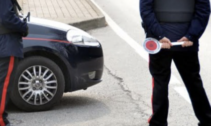 Beccata senza assicurazione a Curtatone: le sequestrano l'auto ma lei la porta a rottamare, 53enne nei guai