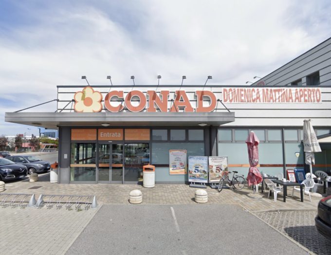 Colpo al Conad di Castiglione, ladro arrestato dopo tre furti nei supermercati della zona