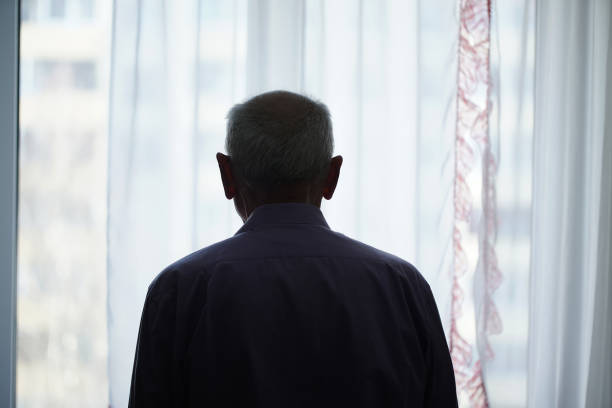 Anziano tenta il suicidio a Goito, ma la badante taglia la corda e gli salva la vita