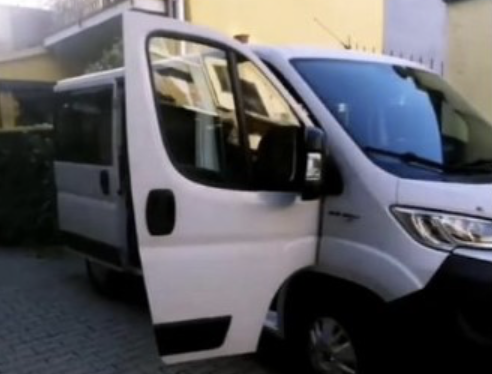 Furto ad Asola, 60enne ruba il portafoglio nel furgone di un giovane fattorino