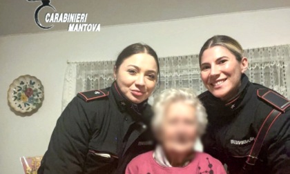 "Mi sento sola...": e i carabinieri vanno a tenere compagnia ad un'anziana signora