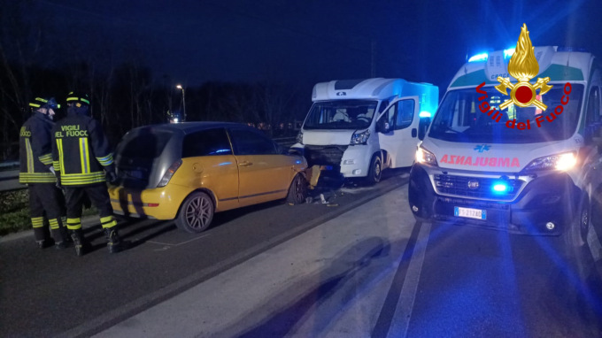 Il malore e il frontale con il camper, grave 55enne