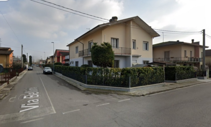 Scontro tra auto e moto per mancata precedenza, motociclista 15enne in ospedale