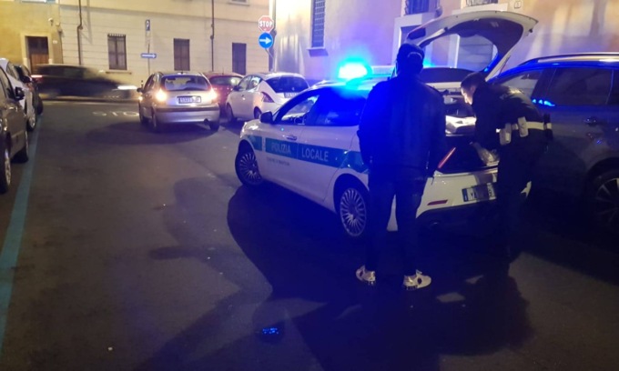 Fermato per un controllo stradale, 34enne finisce in carcere: era ricercato