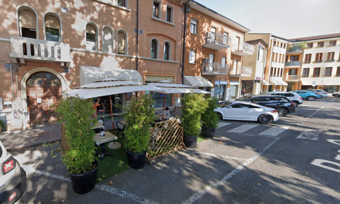Evade dai domiciliari, e scatena il parapiglia in un bar: arrestato (di nuovo) un 24enne