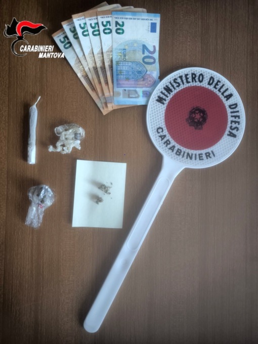 Sorpreso dai carabinieri mentre vende la cocaina: in arresto un 37enne