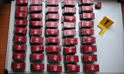 Blitz anti-droga nel Mantovano: giovani pusher beccati con 25 chili di hashish e 31mila euro