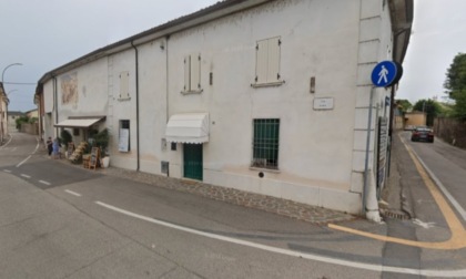 Operaio 52enne si frattura il femore cadendo dalla scala, trasportato in ospedale