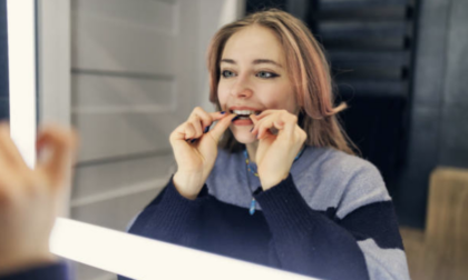 Mascherine trasparenti per denti allineati: i vantaggi dell’ortodonzia invisibile