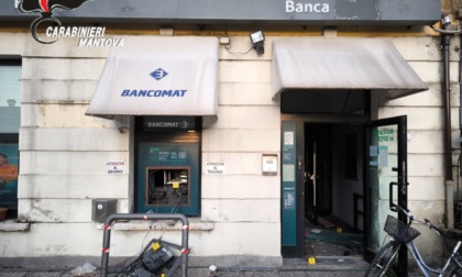 Bancomat della Banca BPER danneggiato, malviventi in fuga dopo l'esplosione