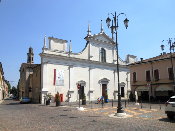 La chiesa parrocchiale di Castel Goffredo (foto Wikipedia - Cirillo747)