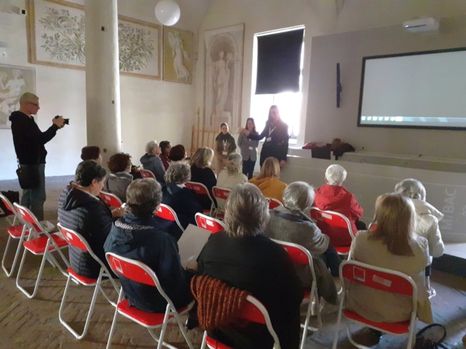 Uno degli incontri nell'ambito del progetto speriamentale di Asst