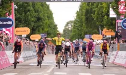 Olav Kooij vince la 12esima tappa del Giro d'Italia 2025 con l'arrivo a Viadana