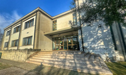Spray urticante in aula: una sua compagna di scuola finisce al pronto soccorso