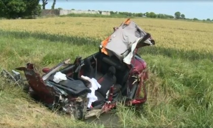 Scontro frontale tra due auto, 22enne perde la vita, grave una 53enne elitrasportata