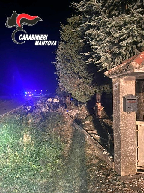 incidente sermide e felonica 29enne auto contro muro (2)