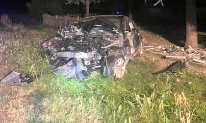 Si schianta con l'auto contro un muro di recinzione: grave un 29enne