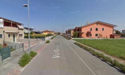 90enne investe per sbaglio la moglie con l'auto a Marcaria, Giuseppina muore a 87 anni